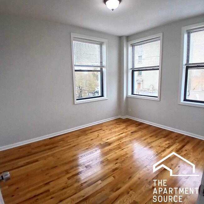 Building Photo - 7606 N Paulina St