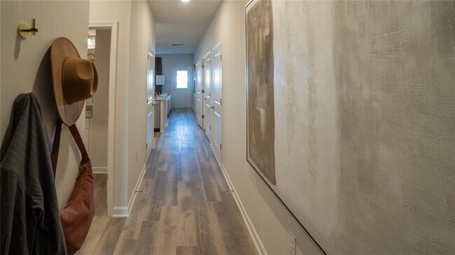 Building Photo - 21 Reno lane