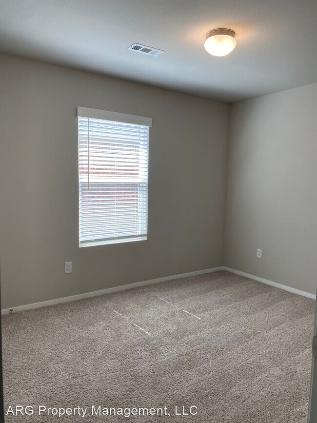 Building Photo - 3 br, 2 bath House - 8216 Regency Way