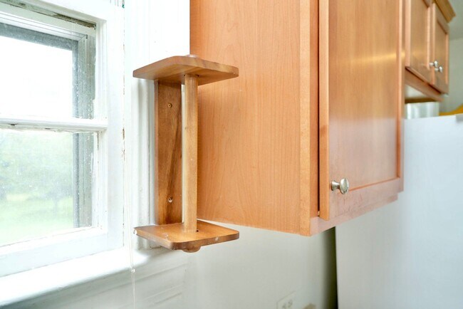 Building Photo - 2321 Fontaine Ave Ext