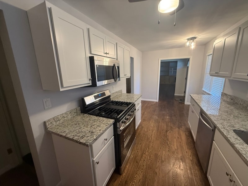 Building Photo - 1725 Elmwood Ln