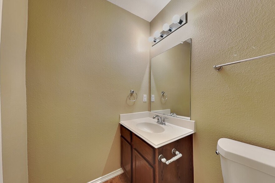 Building Photo - 9001 Quarry Ridge Trail
