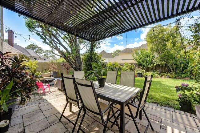 Building Photo - 5222 Summer Snow Dr