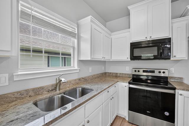 Building Photo - 3205 Bois D Arc St
