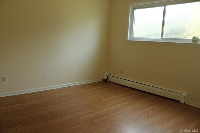 Building Photo - 1 Fishkill Glen Dr