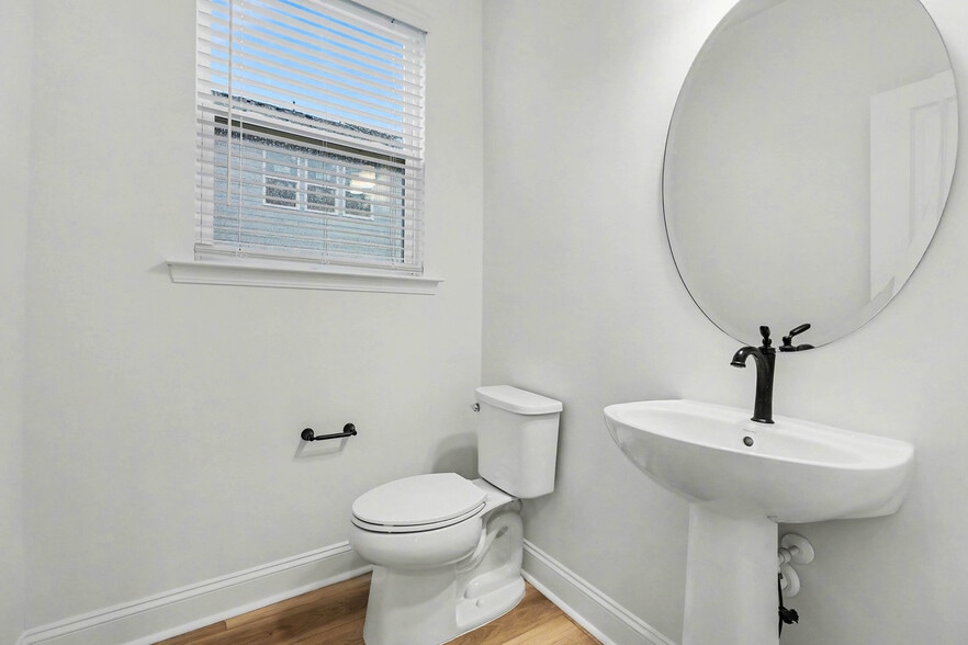 Building Photo - 2911 Herringbone Rd