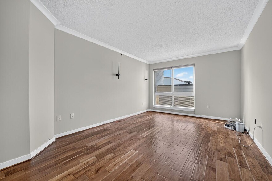Building Photo - 777 7th St NW