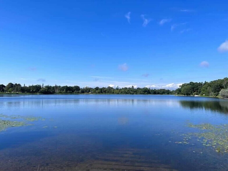 Building Photo - 609 N Pokegama Ave