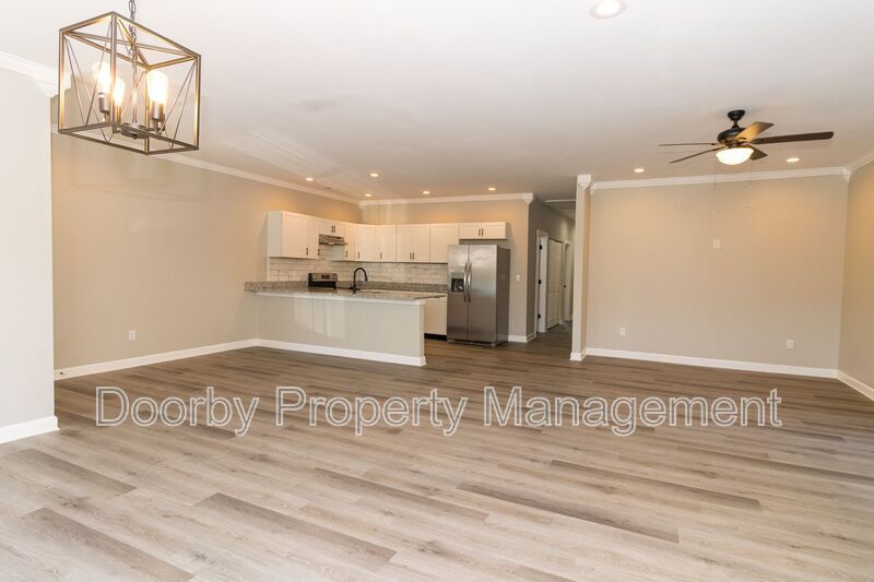 Building Photo - 18 Michigan Ln