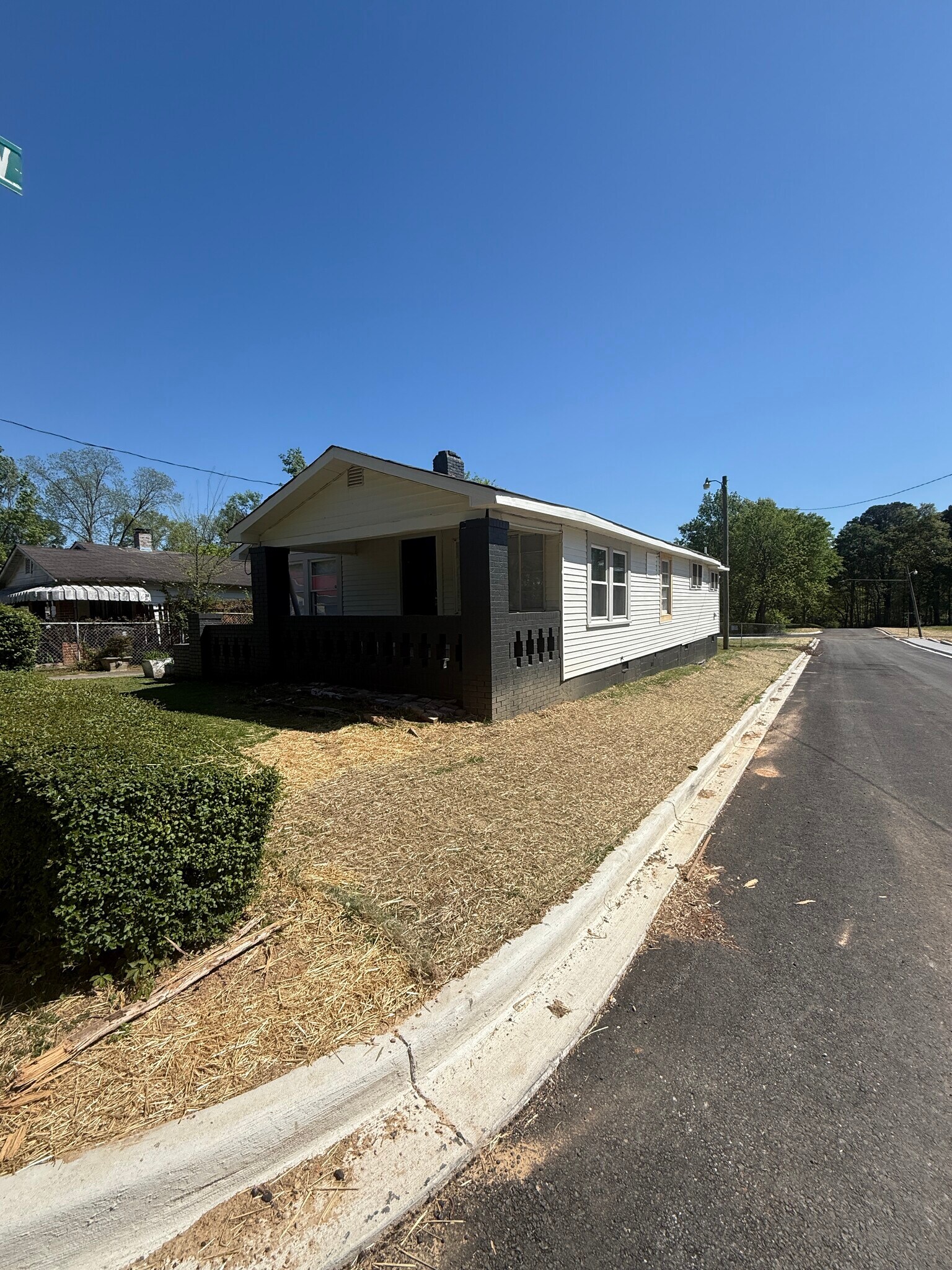 Building Photo - 537 37th Ter W