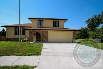 Building Photo - 5614 N 116th Ave