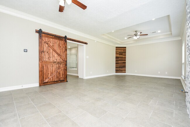 Building Photo - 15831 Conners Ace Dr