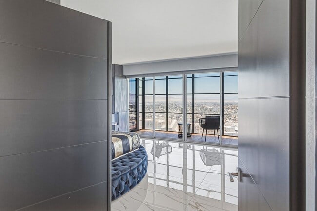 Building Photo - 3111 Bel Air Dr