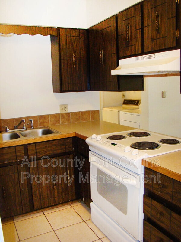 Building Photo - 1719 Larch St