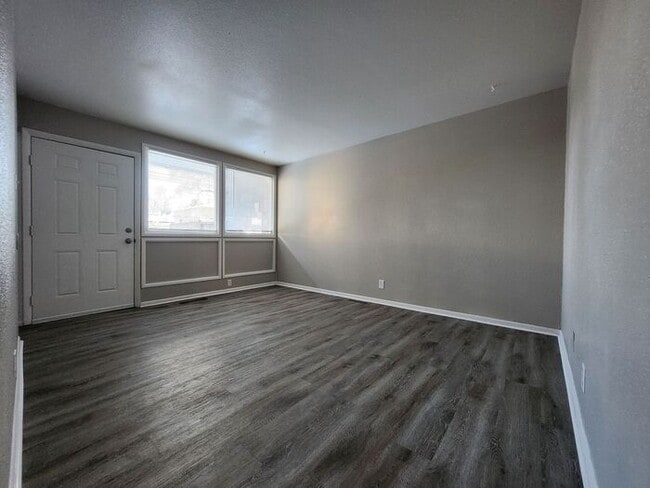 Building Photo - Charming 2-Bedroom Duplex | Limited-Time Offer: Save 50% on Next Month’s Rent!