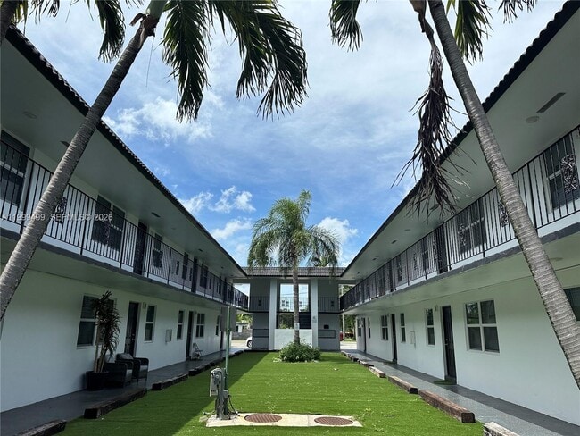 Building Photo - 2500 Johnson St