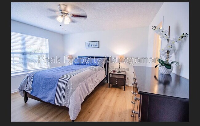 Building Photo - 820 Brassie Ln