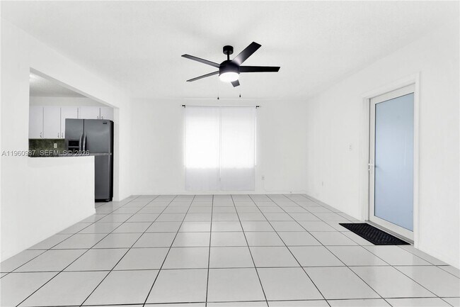 Building Photo - 630 SW 62nd Ave