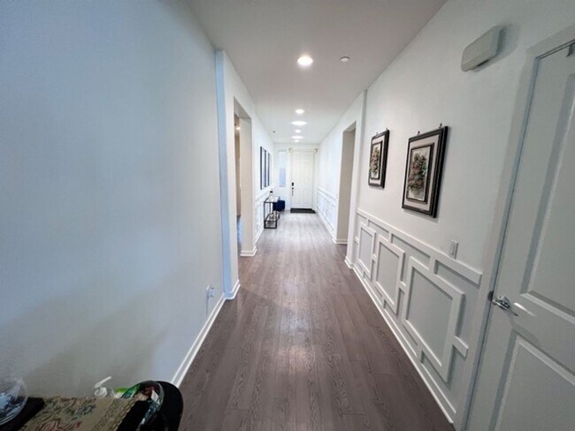Building Photo - Stunning 2021 built 4 bedroom home for LEA...