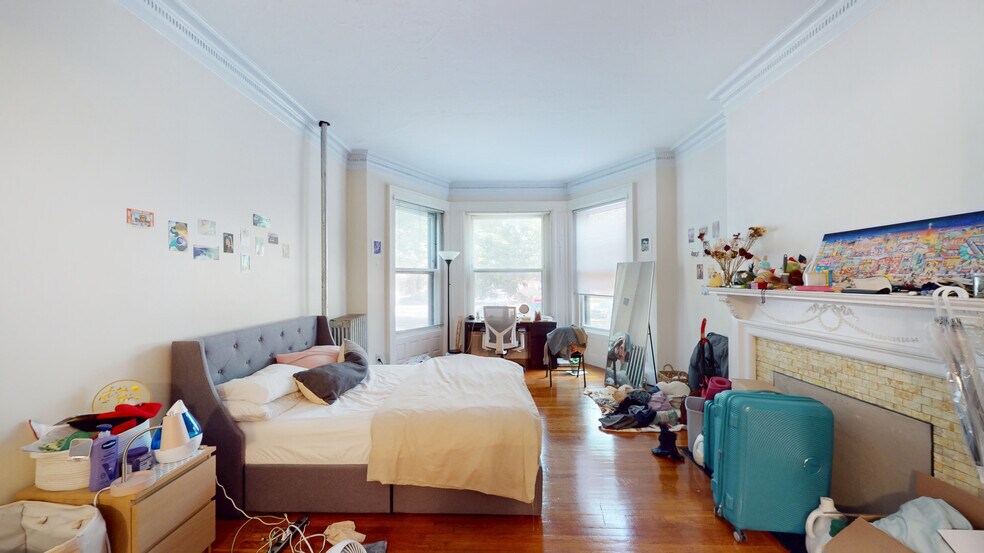 Building Photo - 1075 Beacon St