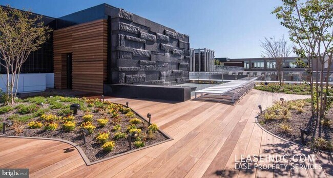 Building Photo - 1332 8th St NW