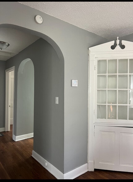 Building Photo - 2011 Waverly