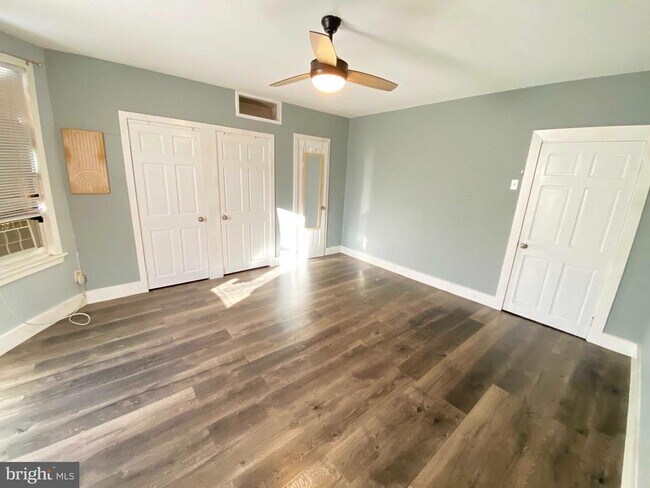 Building Photo - 315 N 52nd St