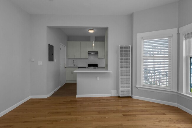 Building Photo - 563 Webster