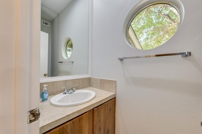 Building Photo - 8318 Greenslope Dr