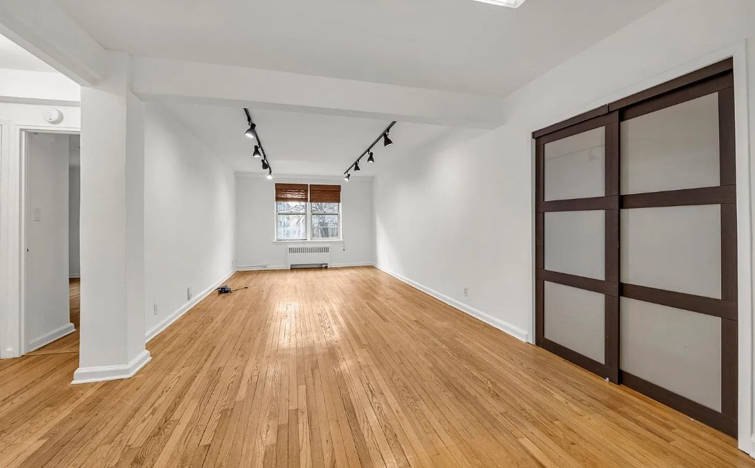Building Photo - 2080 Barnes Ave