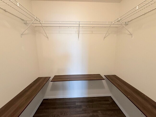 Building Photo - Spacious 4-Bedroom Home in South Fargo