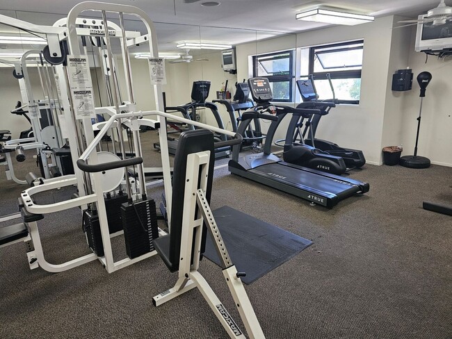 Building Photo - $3850 / 3br - Condo 3 beds 2 baths (West LA)