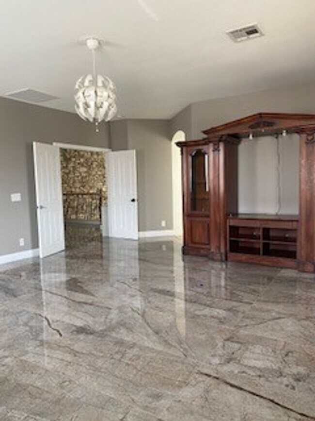 Building Photo - Beautiful 2 story home in Southern Highlands