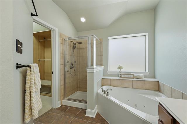 Building Photo - 3421 Beekman Dr