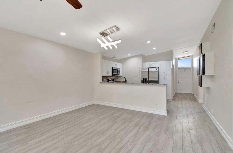 Building Photo - 11555 Orange Blossom Ln
