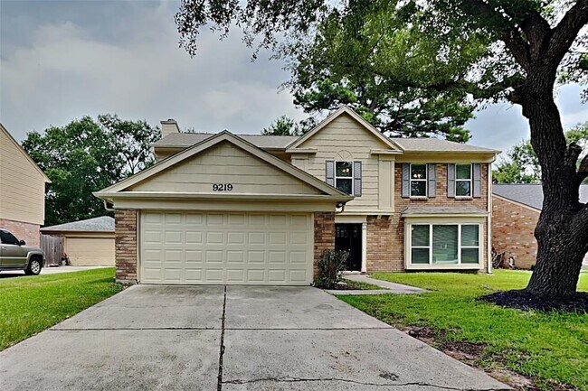 Primary Photo - 9219 Palm Shores Dr