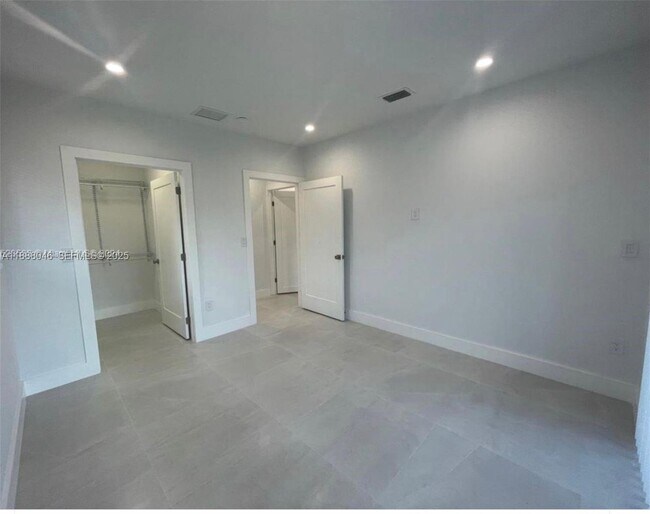 Building Photo - 6329 SW 23rd St