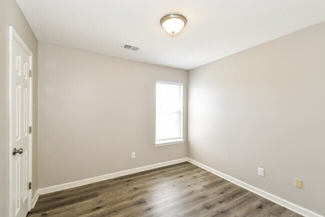 Building Photo - 5397 Kayla Dr