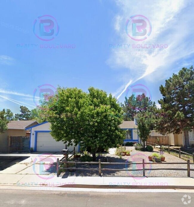 Building Photo - Bright & Spacious 3-Bedroom Home in North ...
