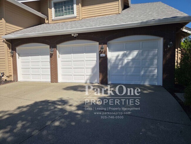 Building Photo - Amazing One of a Kind Home in the Heart of Danville with Pool & Views!