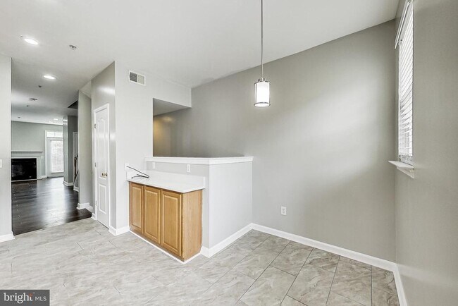 Building Photo - 3274 Amazon Ln
