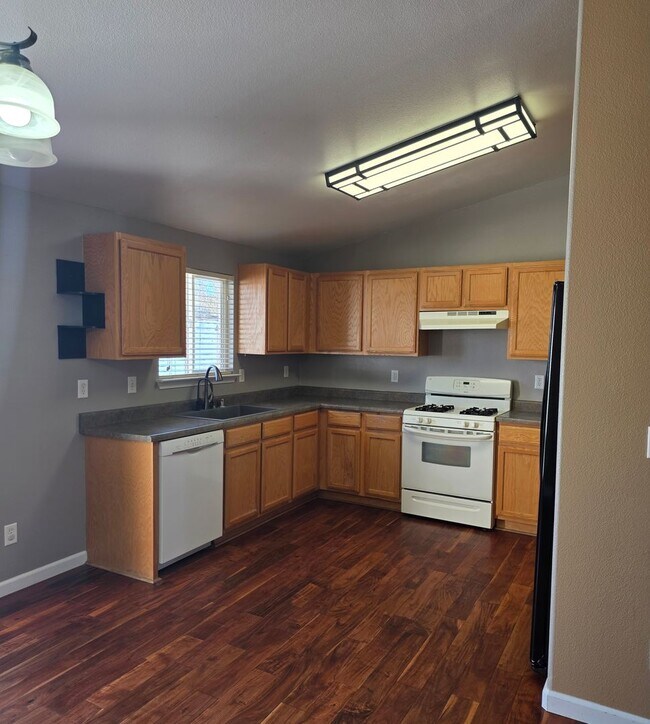 Building Photo - Beautiful Fernley home