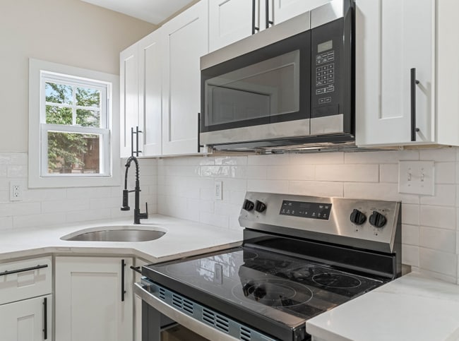 Building Photo - 2066 Eastburn Ave