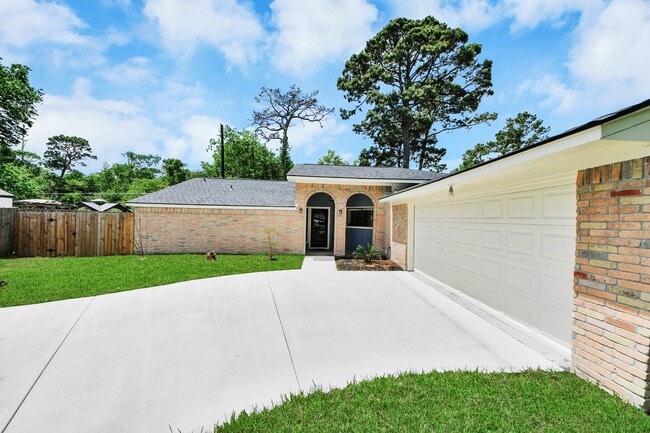 Building Photo - 7427 Willow Oak Dr