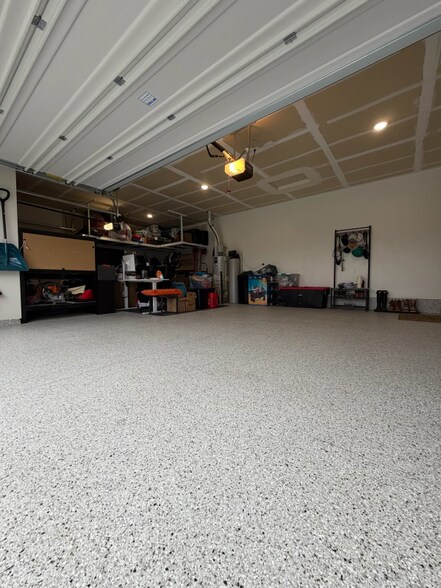 Building Photo - 1910 SW Cooper Ave