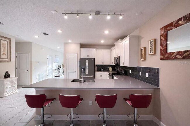 Building Photo - 691 Sticks St