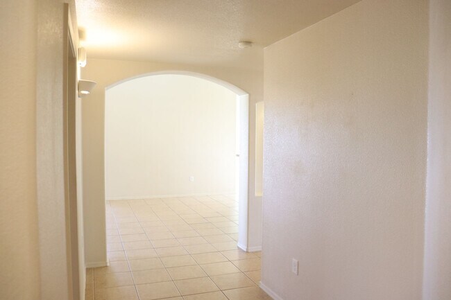 Building Photo - Home in Holiday Community Resort