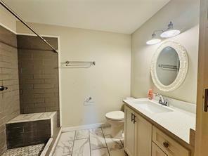 Building Photo - 1015 W Sycamore St