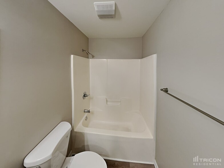 Building Photo - 1145 Langston Dr