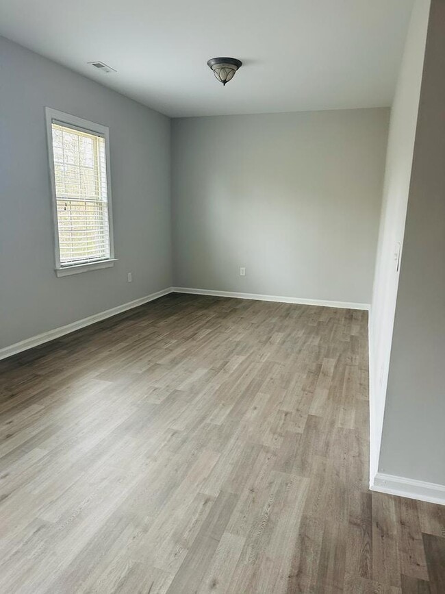 Building Photo - 241 Daymire Glen Ln